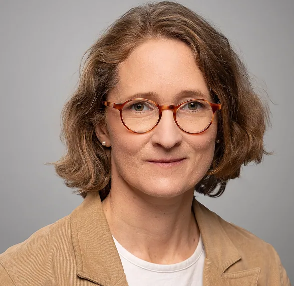 Dr. Anna Keller